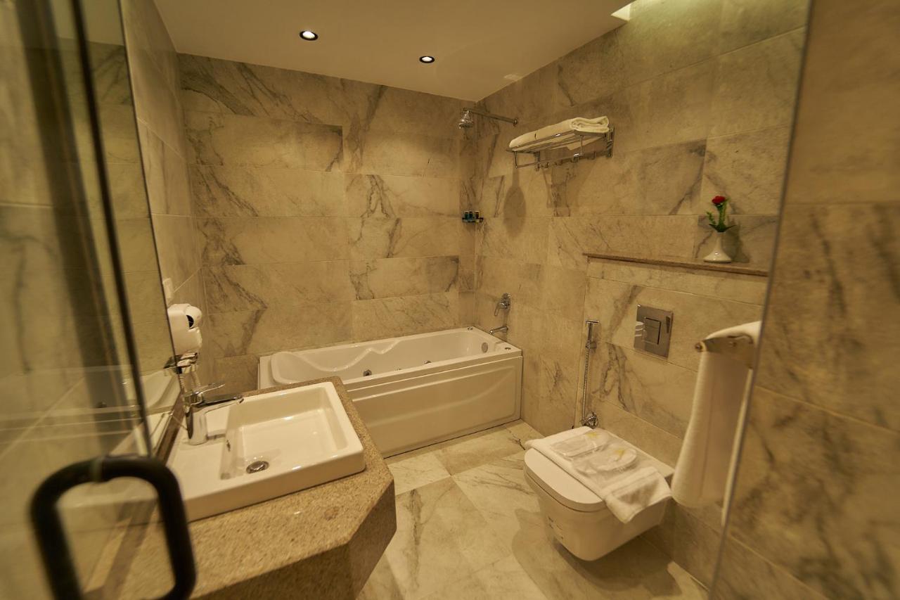 Gold'S Pyramids Hotel Al Kawm al Akhdar Екстериор снимка