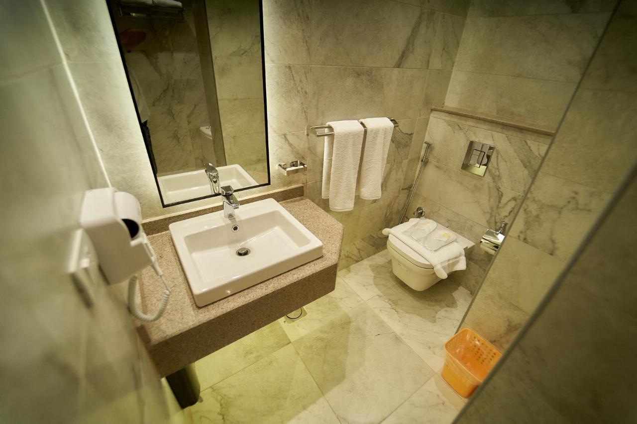 Gold'S Pyramids Hotel Al Kawm al Akhdar Екстериор снимка